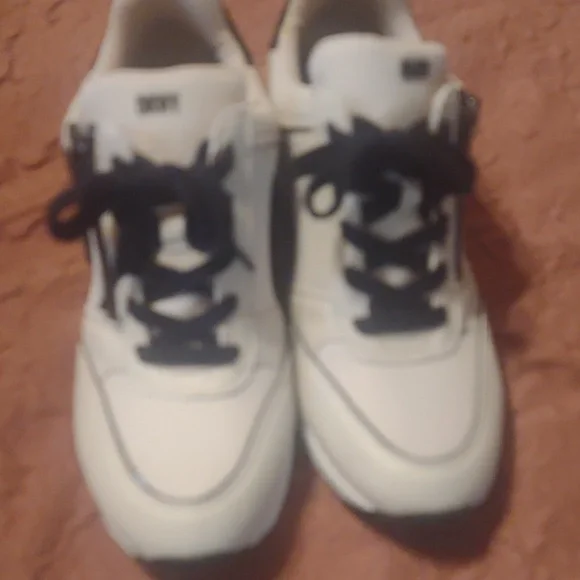 DKNY fashion sneakers - Picture 2 of 6